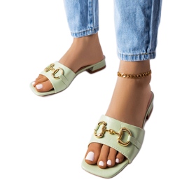 Zöld láncos magassarkú szandál a Chabot márkától Zöld láncos magassarkú szandál a Chabot márkától