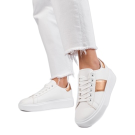 Fehér női tornacipő a Shelovet platformon Fehér női tornacipő a Shelovet platformon