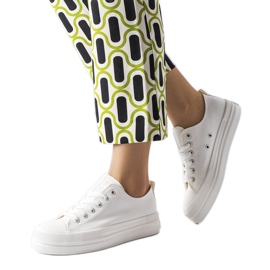 Fehér tornacipő a Big Star LL274968 platformon Fehér tornacipő a Big Star LL274968 platformon