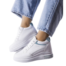 A Bonevil fehér tornacipő csillogó betétekkel