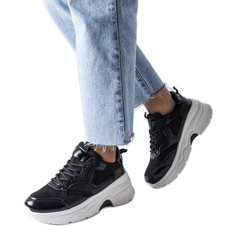 Fekete női tornacipő a Séguin cégtől