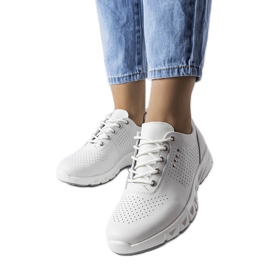 Evento Brodeur fehér áttört bőr cipő Evento Brodeur fehér áttört bőr cipő