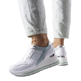 Zöld ékszeres cipők a Pouliotte márkától