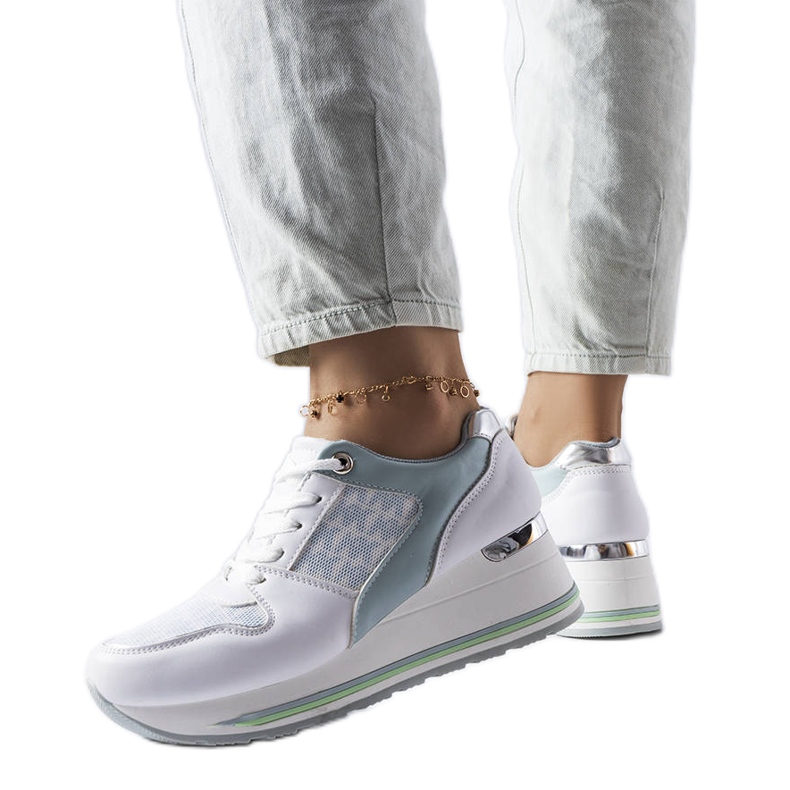 Zöld ékszeres cipők a Pouliotte márkától Zöld ékszeres cipők a Pouliotte márkától