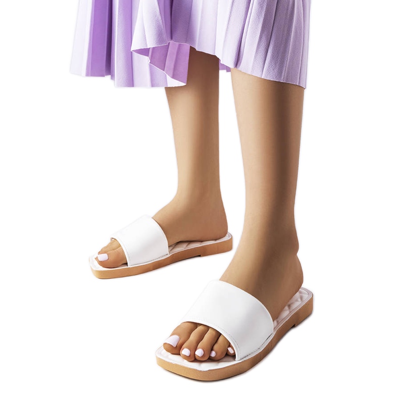 Chatigny fehér gumipapucs