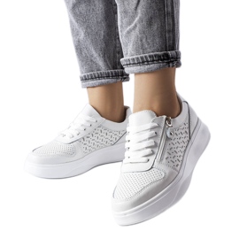 Jezzi cipzárral díszített fehér bőrcipő