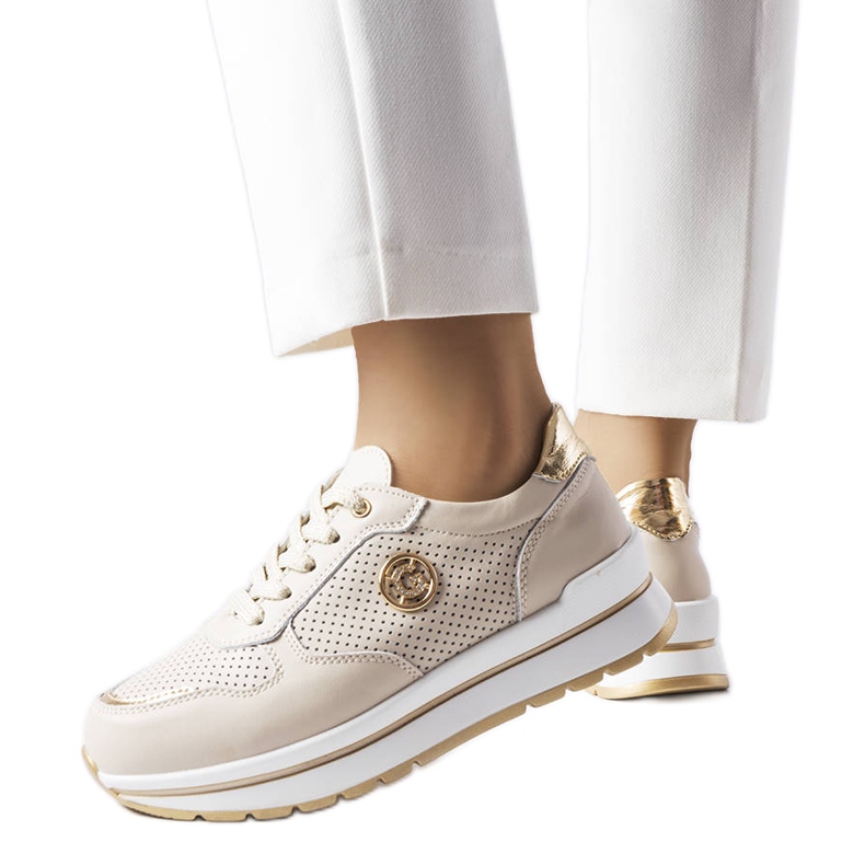 Talbot bézs áttört bőrcipő