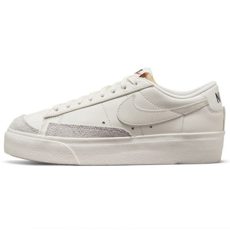 Nike Blazer Low Platform M DJ0292-105 cipő fehér