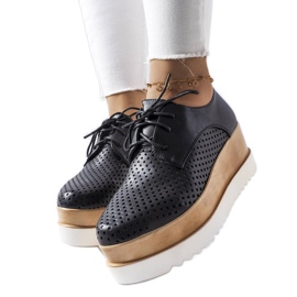 Fekete áttört cipő Laurent márka