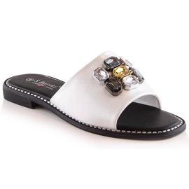 Női lapos kényelmes fehér papucs cirkóniákkal S.Barski Kv 2775-31 Női lapos kényelmes fehér papucs cirkóniákkal S.Barski Kv 2775-31