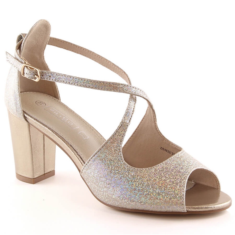 Elegáns női arany brokát szandál a Filippo Ds 4632 poszton aranysárga