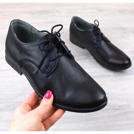 Fiúk kényelmes formális úrvacsoracipő fekete Kornecki 6120