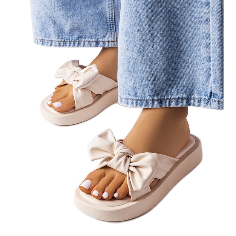 Edvard bézs színű platformszandál masnival