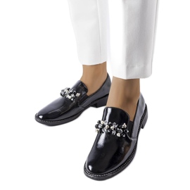 BM Fekete lakkozott cipő kristályokkal a Bonne-tól