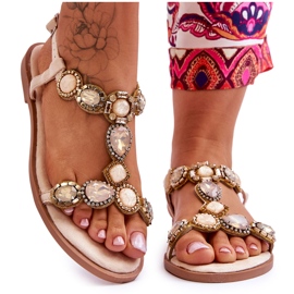 Dallas bézs velúr lapos szandál kövekkel