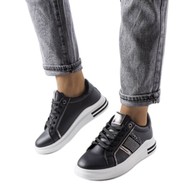 Fekete tornacipő Xarles strasszokkal díszítve