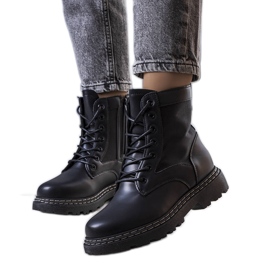 Fekete szigetelt csizma a Krylo márkától