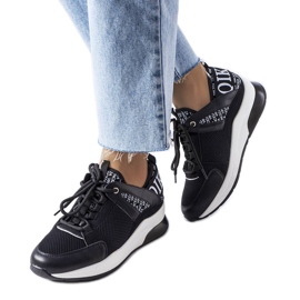 Fekete Vinceza tornacipő