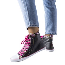 Fekete virágos bokacsizma a Marphisától