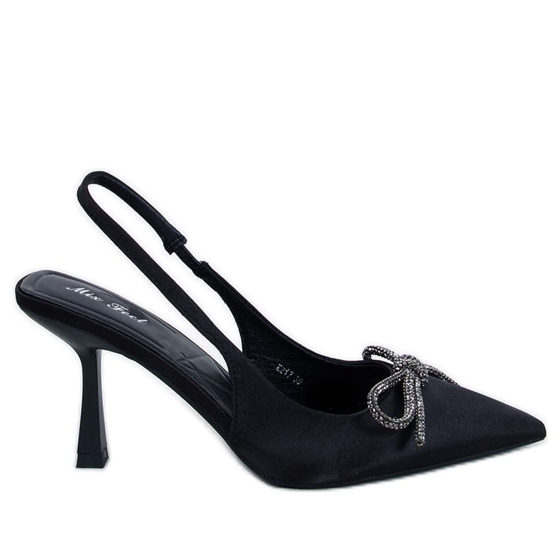 Hannah Black nyitott sarkú pumpák fekete