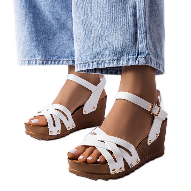 BM A márka fehér ékszandálja Audric