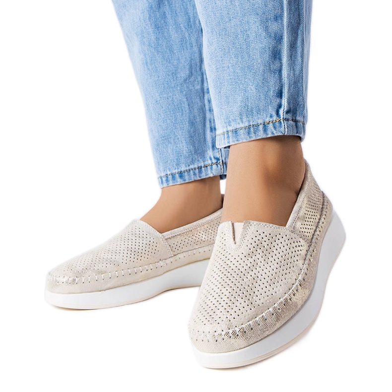 Noruega arany áttört cipő aranysárga