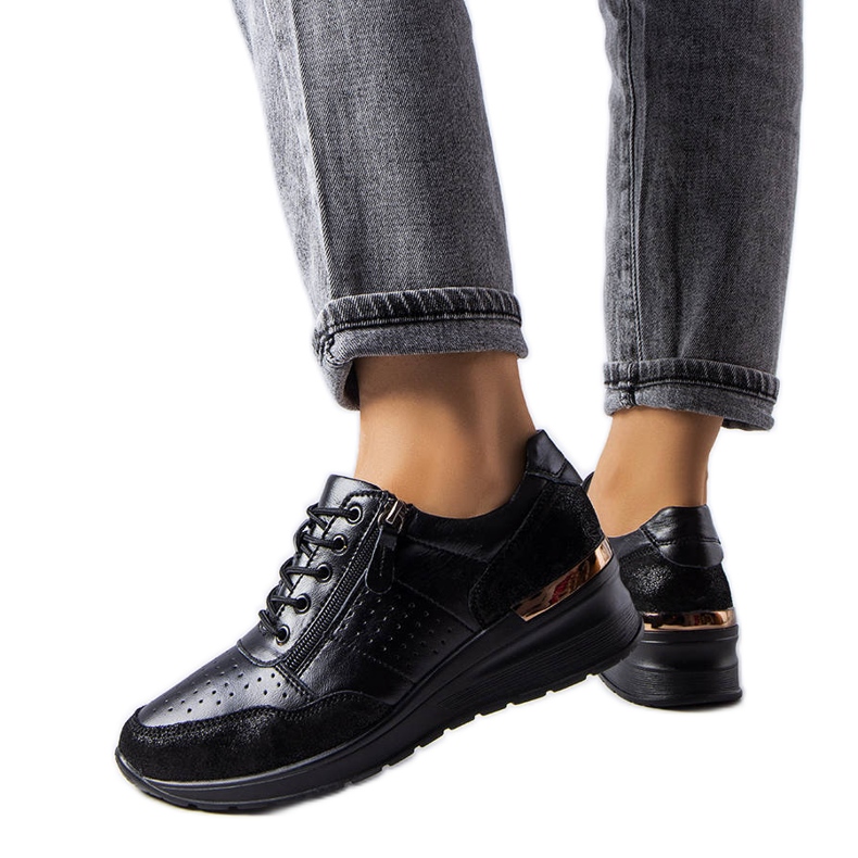 Jazzar fekete áttört bőrcipő