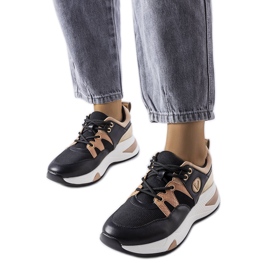 Fekete Vinceza tornacipő