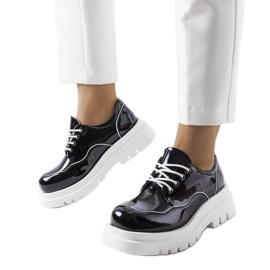 Fekete brogues masszív Cheshire talpon