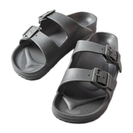 Szürke gumi csúszkák csatokkal az Eugene-tól