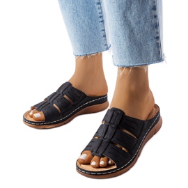 Fekete mez ékes csúszkák Fekete mez ékes csúszkák