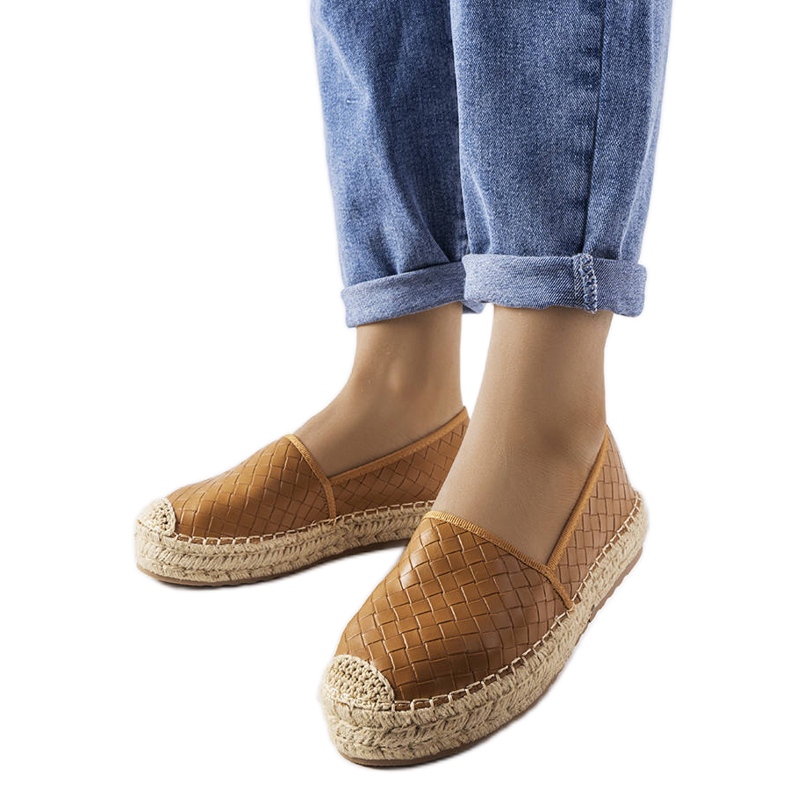 Barna espadrillák Geoffrey dombornyomással díszítve