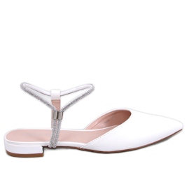 Nyitott sarkú balerinák a Durie White-tól fehér