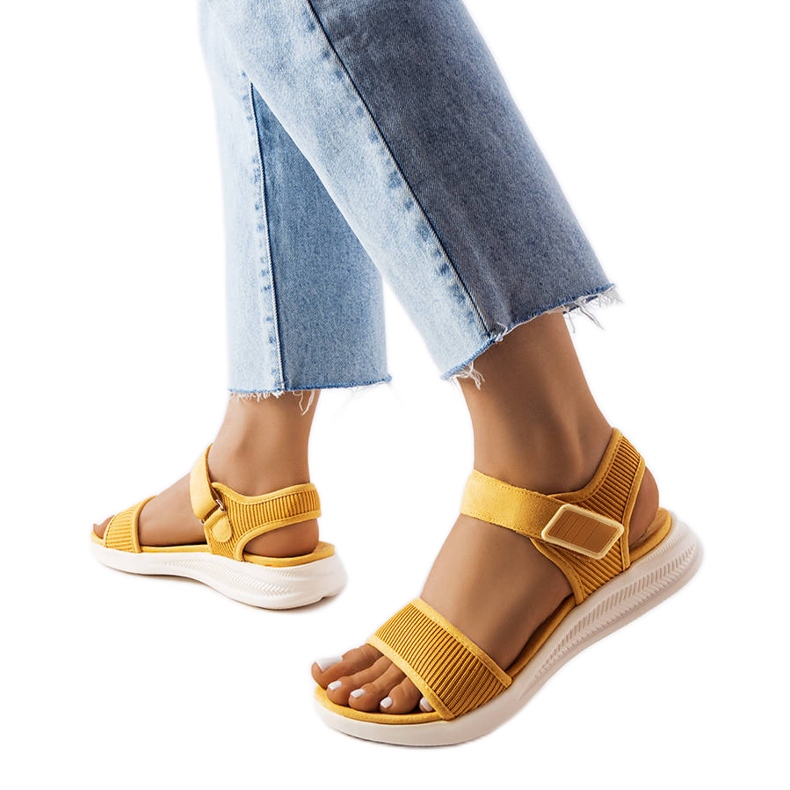 Sárga sportszandál a Bériaulttól