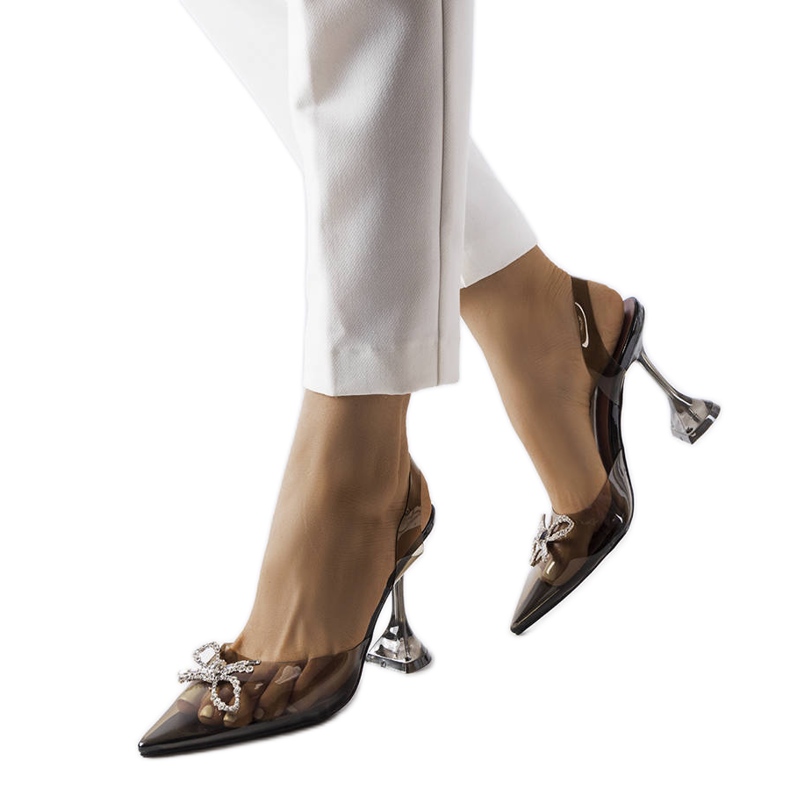 Fekete átlátszó pumpák a Girard-tól