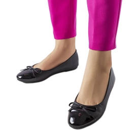 Fekete lakkozott lábujjbalerinák a Despins-től