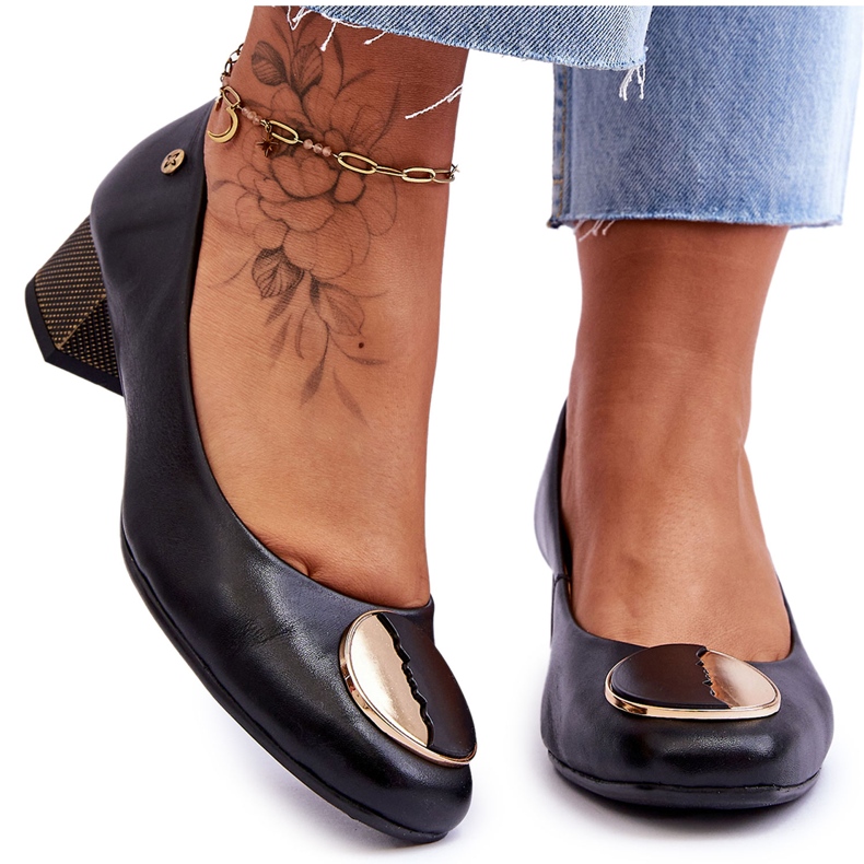 Bőr alacsony sarkú pumpák Maciejka 05960-01 Fekete