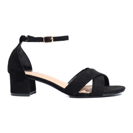 Fekete elegáns velúr alacsony sarkú szandál a Shelovet márkától Fekete elegáns velúr alacsony sarkú szandál a Shelovet márkától