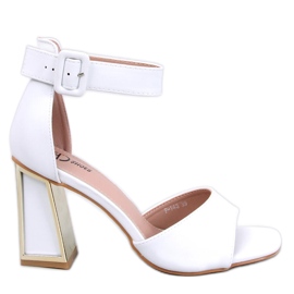 Tamara White geometrikus sarkú szandál fehér