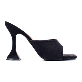Fekete velúr sarkú szandál a Shelovet márkától Fekete velúr sarkú szandál a Shelovet márkától