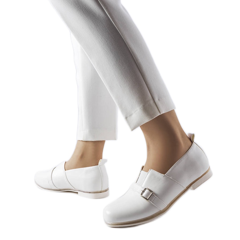 Felosa fehér brogues bőr talpbetéttel