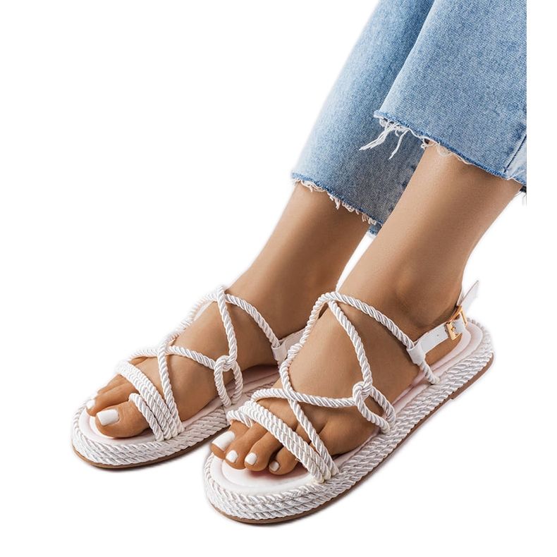 Burwell fehér fonott szandál