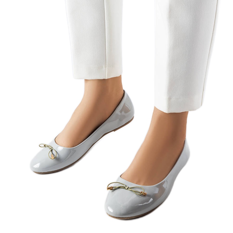 Lakewood szürkére lakkozott balerina szürke