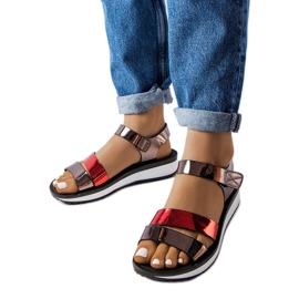 Inna Mila női lakkbőr szandál szürke