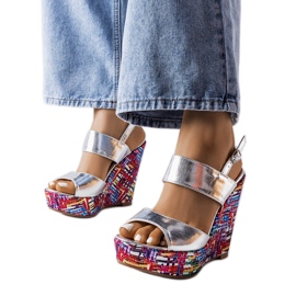 Ezüst díszítésű ékszandál a Westtide márkától