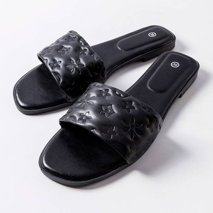 Fekete lapos szandál márka Amalie