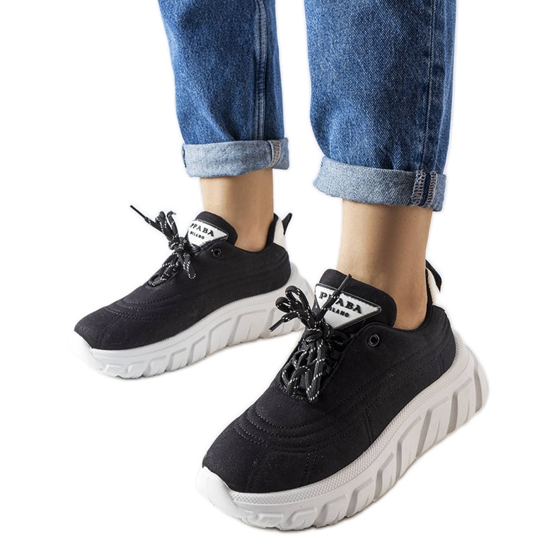 Aisys fekete tornacipő