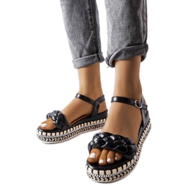 Katrin fekete platformszandál