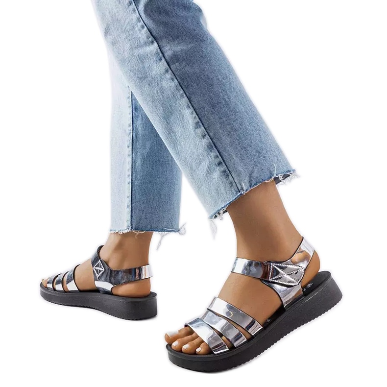 Szandál QT2311-3 Ezüst Tpu fekete