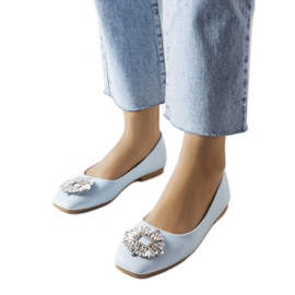 Kék balerinák Miren brosssal Kék balerinák Miren brosssal